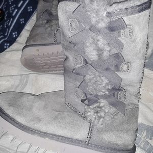 Kookaburra by UGG